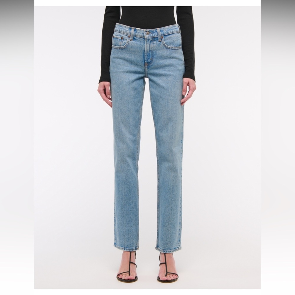 A&F Mid Rise Straight Jeans NEVER WORN - Picture 2 of 11